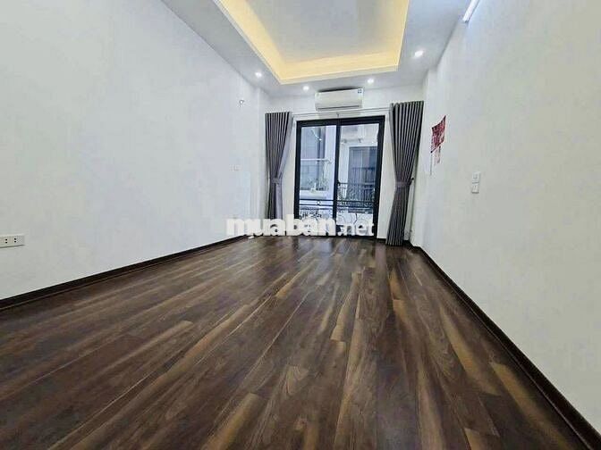 Cho thuê nhà phố Thượng Thanh, 32m x 5 tầng, nhà mới, full đồ, ở ngay