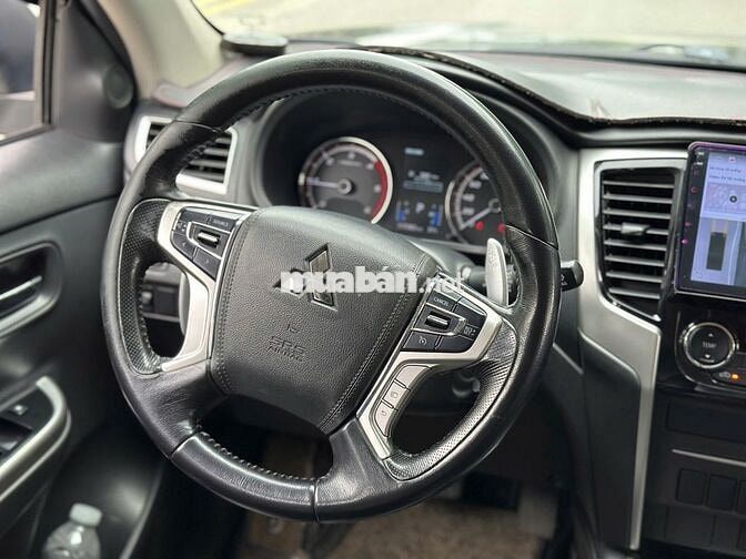 Mitsubishi Triton 2019 4x4 AT Mivec 11 vạn km Đen
