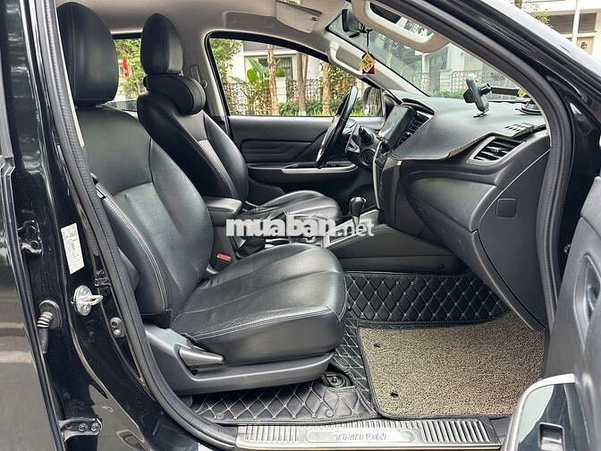 Mitsubishi Triton 2019 4x4 AT Mivec 11 vạn km Đen