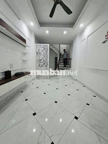 Cho thuê nhà phố Thượng Thanh, 32m x 5 tầng, nhà mới, full đồ, ở ngay