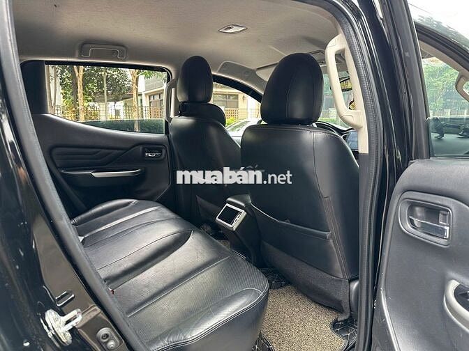 Mitsubishi Triton 2019 4x4 AT Mivec 11 vạn km Đen