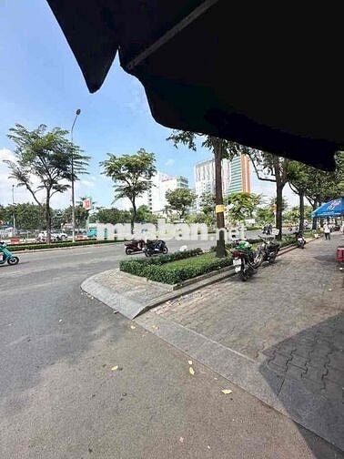 CẦN BÁN NHÀ CĂN GÓC ĐIỆN BIÊN PHỦ ĐƯỜNG Ô TÔ