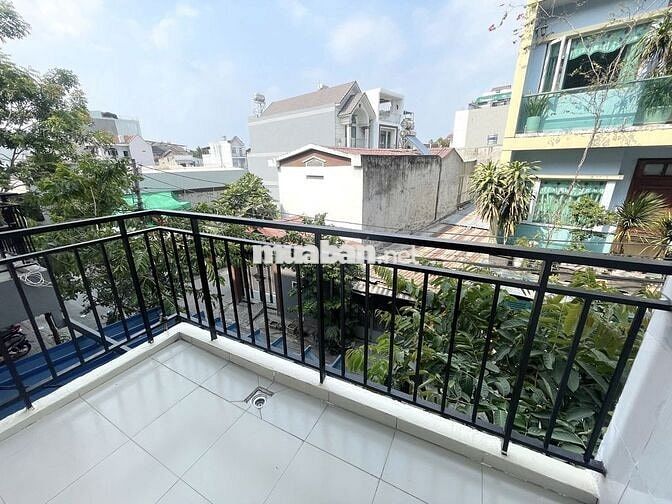 Phòng ban công thoáng ngay Hoàng Diệu 2, bảo vệ 24/24