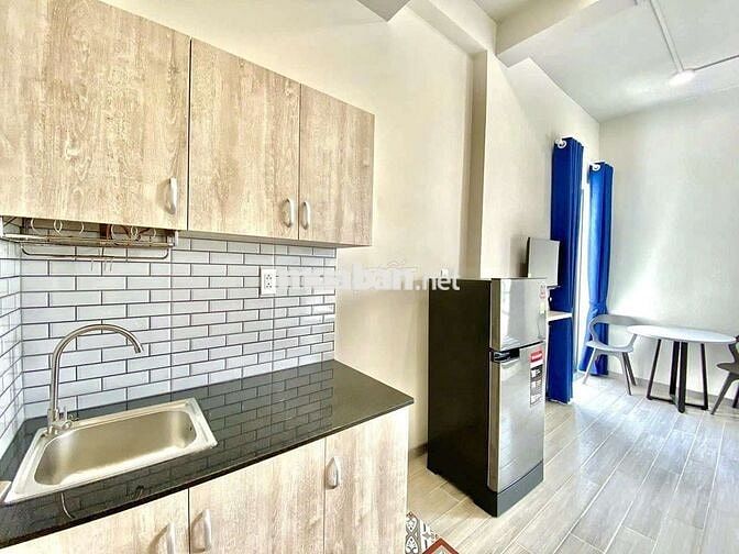Cho Thuê Căn Hộ Cửa Sổ Lớn Ngay Trần Quang Diệu Gần Cầu Công Lý
