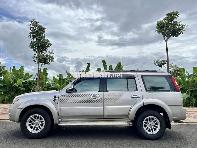 Ford Everest 2009 máy dầu số sàn màu xám
