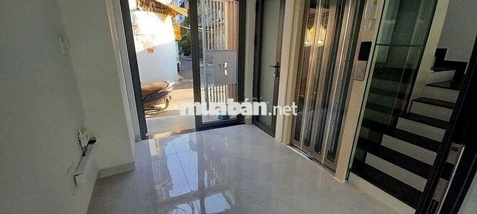 Siêu Phẩm 6 tầng thang máy giá rẻ
