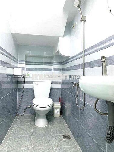 cho thuê nhà mới sạch sẽ . 3pn2wc ( CMT8 p13 Quận 10)