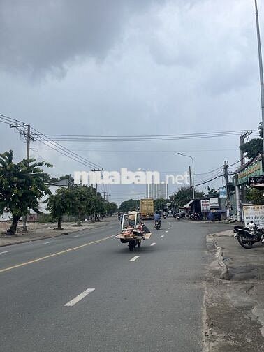 CHO THUÊ XƯỞNG 400M2 MẶT TIỀN ĐT743 TÂN ĐÔNG HIỆP DĨ AN