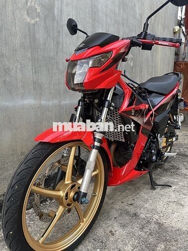 Suzuki Satria Đỏ