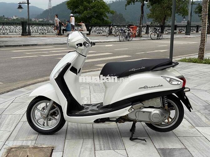 Yamaha Grande màu Trắng