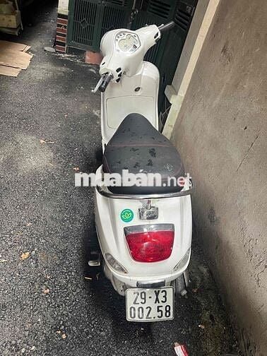 Piaggio Vespa màu Trắng