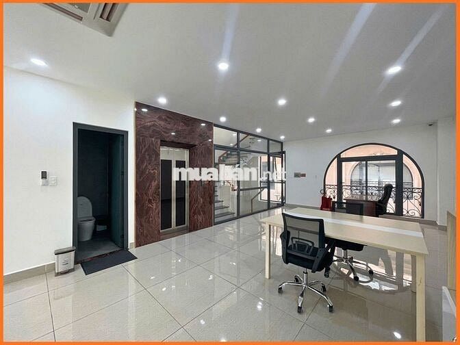 Văn Phòng 70m2 Full Nội Thất Có VAT Giá Chỉ 14Tr - Vạn Phúc City