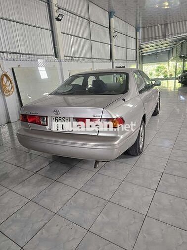 Toyota Camry 2001 Bạc