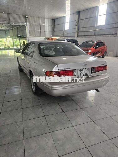 Toyota Camry 2001 Bạc