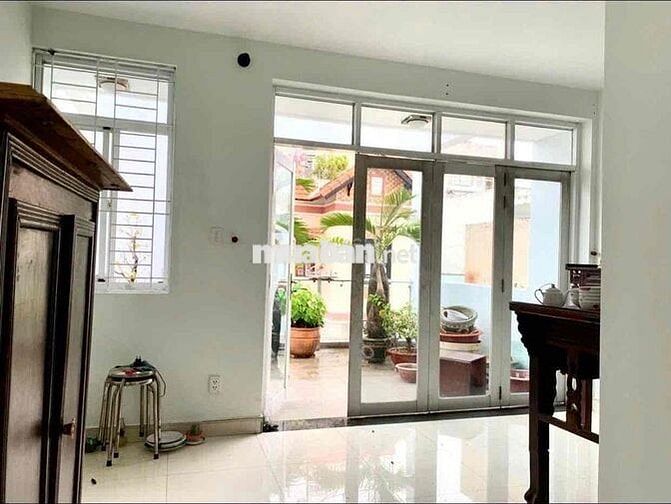 cho thiê nhà h6m cộng hoà p13 tân bình. DT: 5m x 18m 3 tầng 22tr