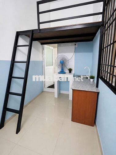 Phòng cho thuê có cửa sổ trời giá rẻ đầu đường Lê Đức Thọ - thông DQH