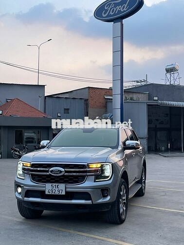 FORD EVEREST TITANIUM 1 CẦU 2022 – NỘI THẤT NÂU