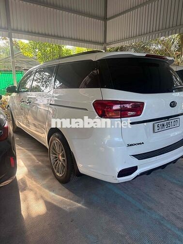 Kia Sedona 2018 STD Trắng