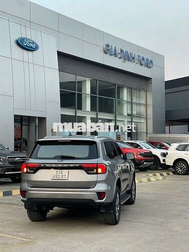 FORD EVEREST TITANIUM 1 CẦU 2022 – NỘI THẤT NÂU