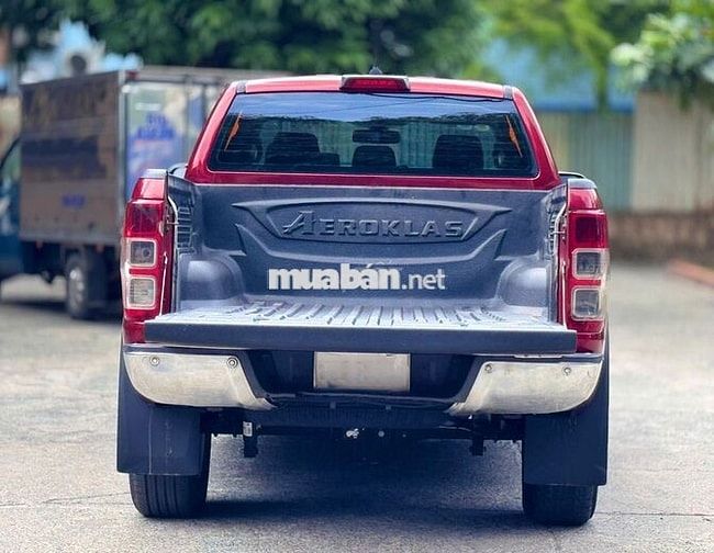Ford Ranger XLT 2019 2 cầu Đỏ bao Zin