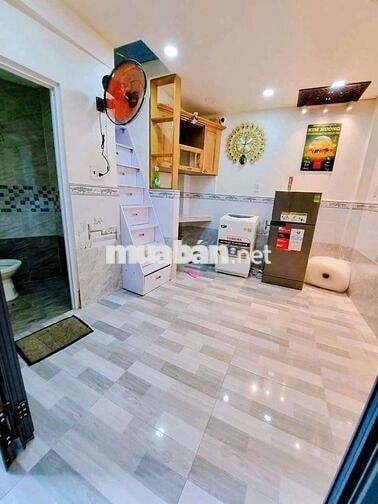 Cho thuê nhà nguyên căn tiện nghi 5tr,  có máy giặt máy lạnh