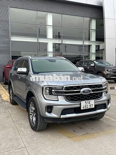 FORD EVEREST TITANIUM 1 CẦU 2022 – NỘI THẤT NÂU