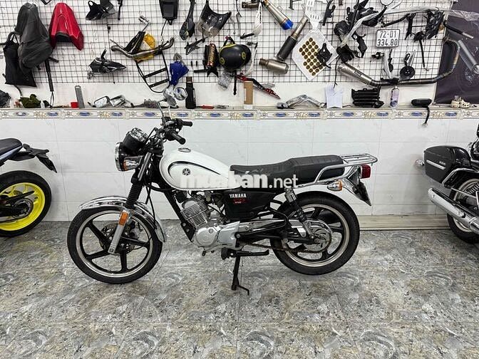 Yamaha YB125SP màu Trắng