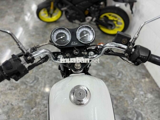 Yamaha YB125SP màu Trắng