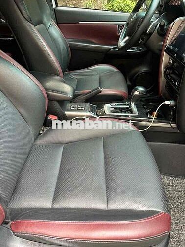 Toyota Fortuner Legender 2022 Trắng