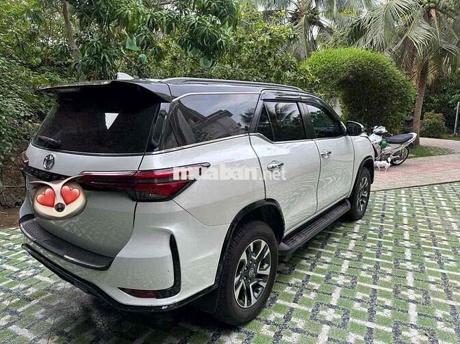 Toyota Fortuner Legender 2022 Trắng
