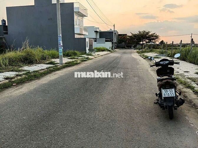 Đất 5 x 16m KDC Trần Anh, đường nhựa thông,2 phút đến chợ Mỹ Hạnh Nam