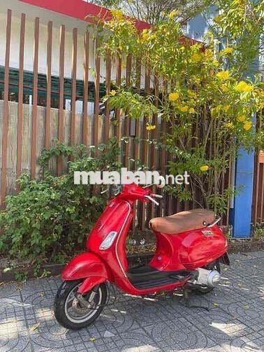 Piaggio Vespa LX125 Ý- màu đỏ