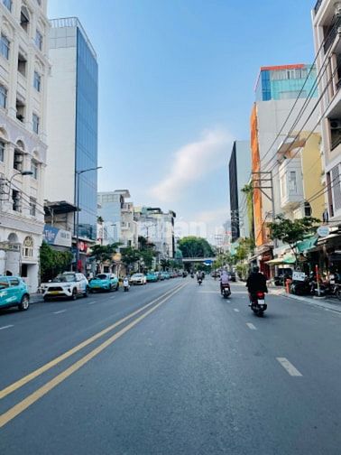 Đường 10m Hoàng Hoa Thám, 65m2( 4.5 x 15 ) 3 Tầng chỉ hơn 8 tỷ