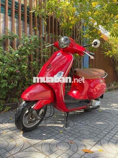Piaggio Vespa LX125 Ý- màu đỏ