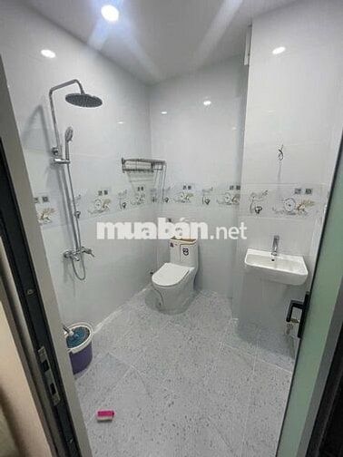 Nhà 3 tầng Mặt tiền Hồng Bàng, nhà mới xây rất đẹp, 4m x 18m, 3PN, 3WC