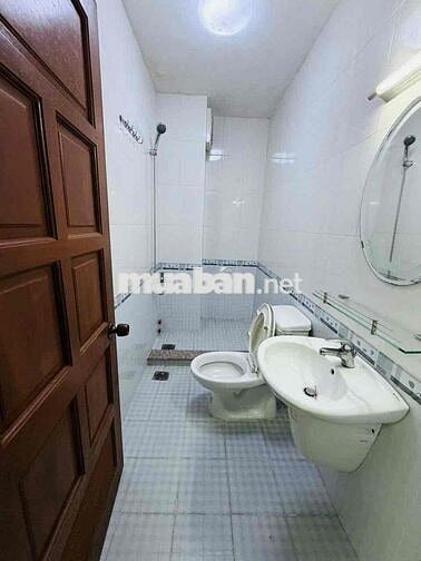 CHO THUÊ NHÀ MẶT TIỀN -5 PHÒNG MỖI PHÒNG ĐỀU CÓ TOLET RIÊNG-QUẬN 6