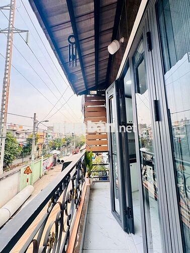 Nhà Cần bán gấp , Vị trí đẹp mặt bằng kinh doanh, sổ hồng riêng 