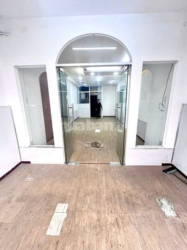 CHO THUÊ NHÀ MT 5M HUYỀN QUANG, P.TÂN ĐỊNH, Q.1 22TR