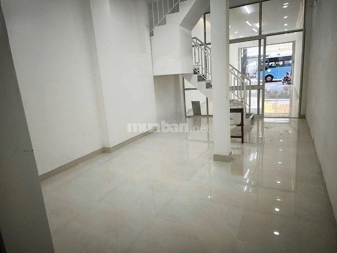 CHO THUÊ NHÀ MT 5M HUYỀN QUANG, P.TÂN ĐỊNH, Q.1 22TR