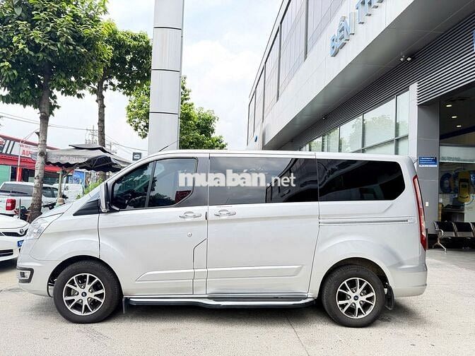 Ford Tourneo Titanium 2019 Bạc