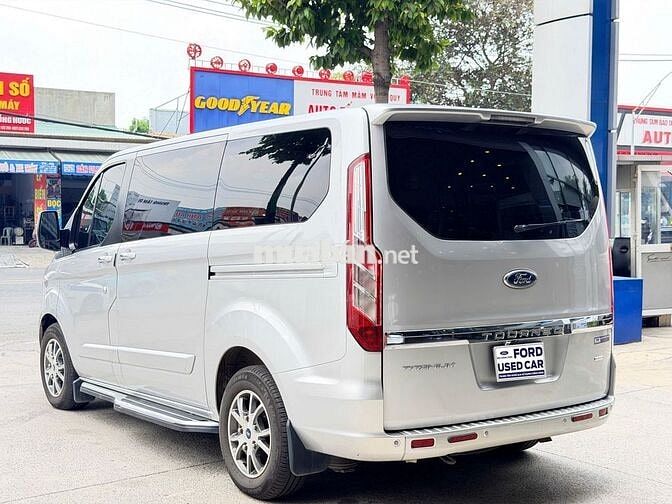 Ford Tourneo Titanium 2019 Bạc