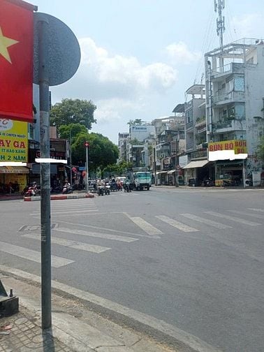 CHO THUÊ NHÀ MT, LÃNH BINH THĂNG, P.13, Q.11 18TR