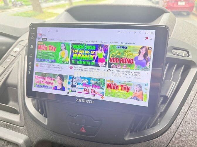 Ford Tourneo Titanium 2019 Bạc