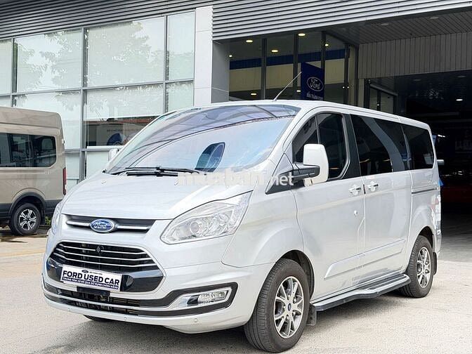 Ford Tourneo Titanium 2019 Bạc