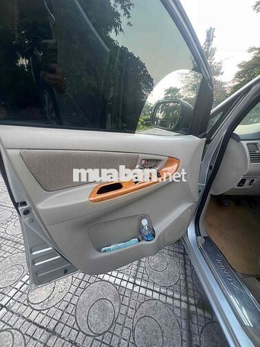 Nhà Toyota Innova G 2011 không dịch vụ 1 ngày