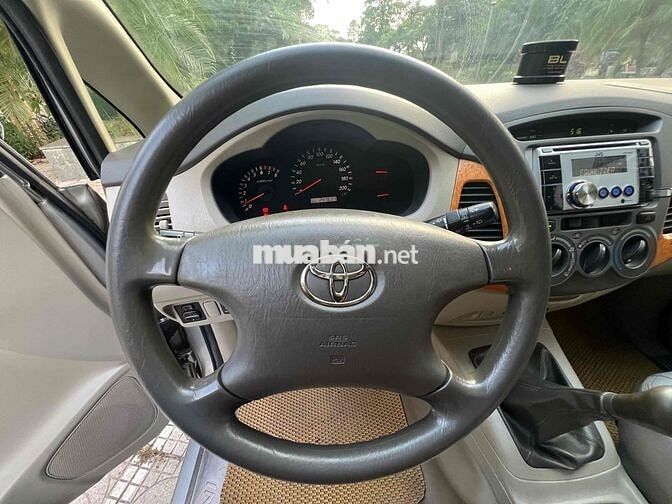 Nhà Toyota Innova G 2011 không dịch vụ 1 ngày