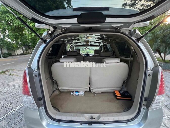 Nhà Toyota Innova G 2011 không dịch vụ 1 ngày