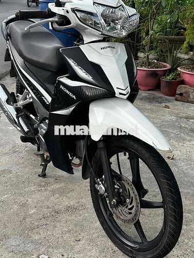 Honda Wave Blade 2017 Trắng đen