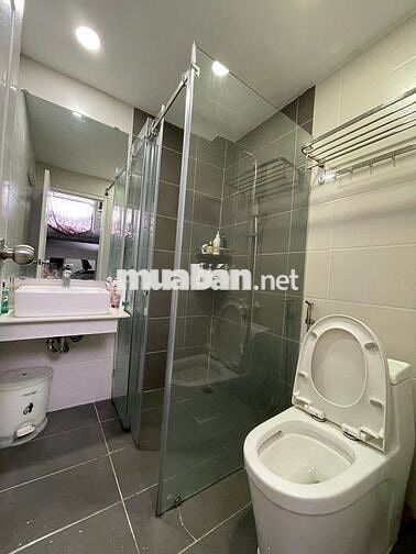VIEW MẶT TIỀN NGUYỄN TRÃI QUẬN 5 - 5 PHÒNG NGỦ ĐẸP Ở LIỀN - CHỈ 15TR