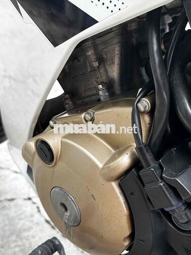 Suzuki Raider R150 2019 Trắng đen